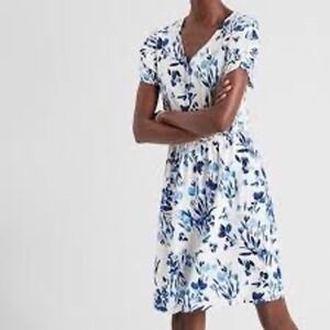 Banana Republic Blue White Floral V-Neck Ruched Sleeve Elastic Waist Dress‎ M